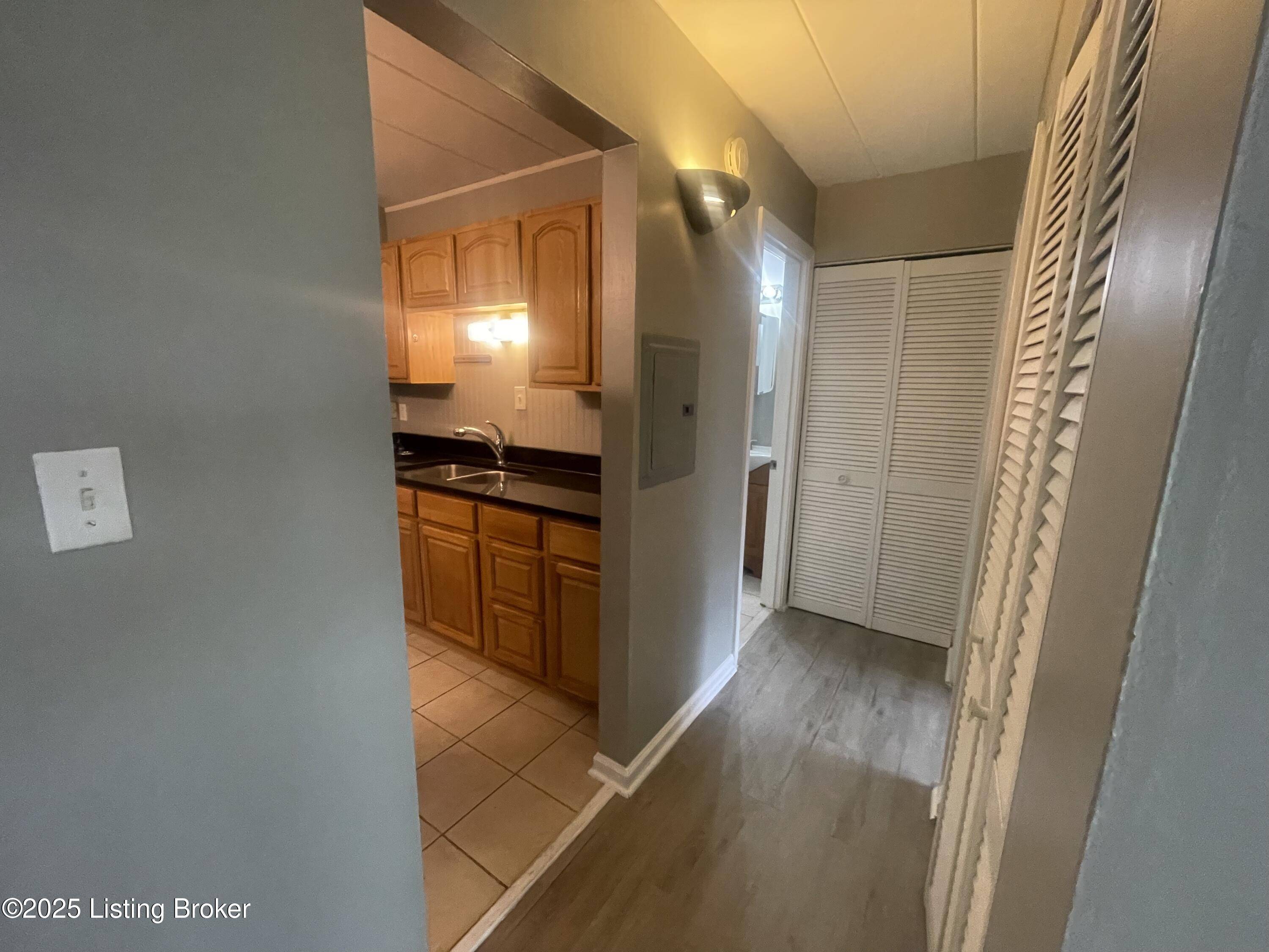 Louisville, KY 40206,125 S Ewing Ave #9