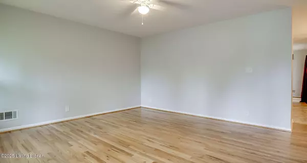 Louisville, KY 40291,5302 Sprucewood Dr
