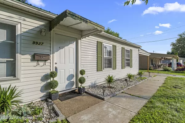 Louisville, KY 40272,9927 Donerail WAY