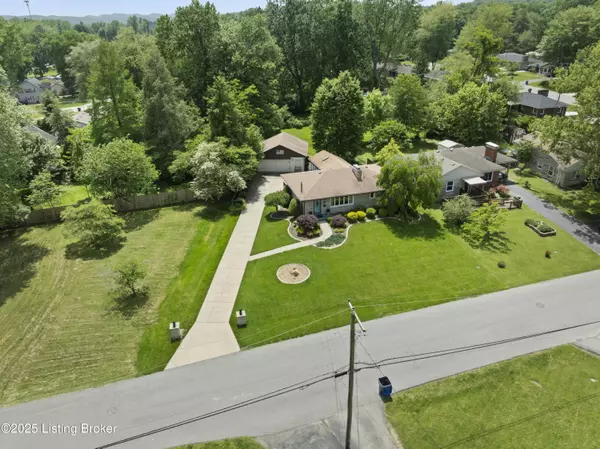 Louisville, KY 40214,5506 Bamberrie Cross Rd
