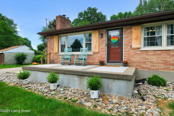 Louisville, KY 40272,9926 Silverwood Ln