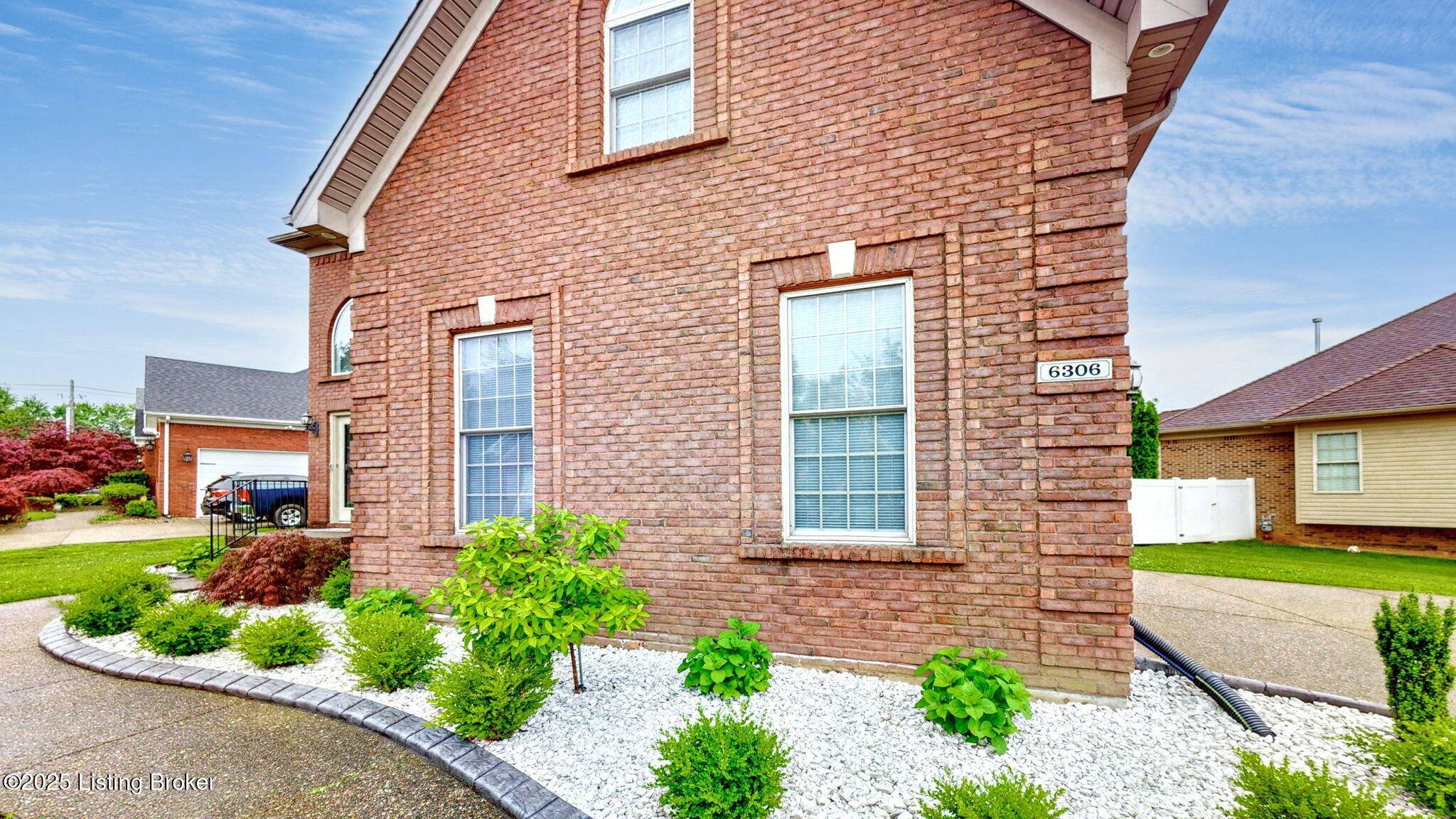 Louisville, KY 40228,6306 Saskatchewan Dr
