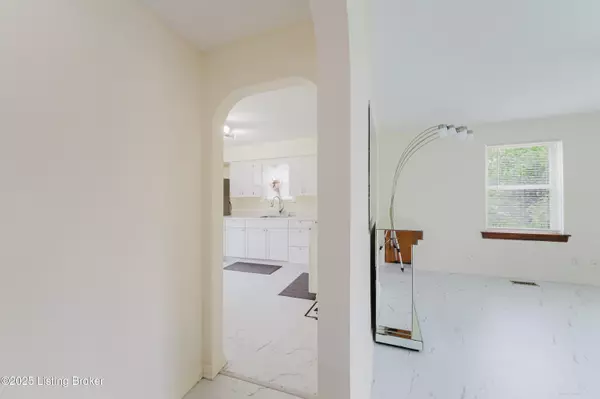 Louisville, KY 40272,6420 South Dr