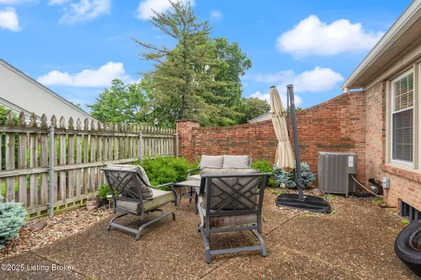 Louisville, KY 40222,1212 Inverary Ct