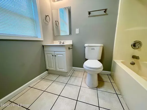 Louisville, KY 40209,210 E Wampum Ave