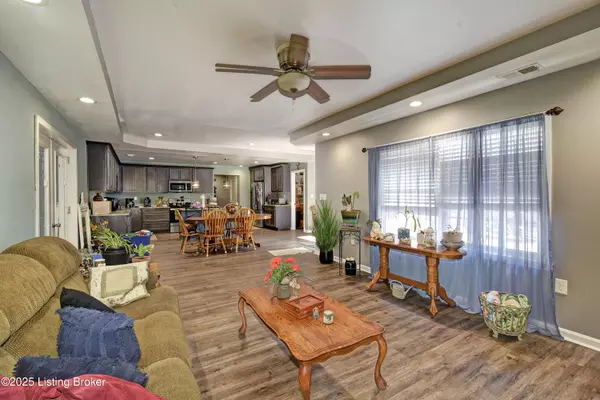 Louisville, KY 40209,2718 New High St