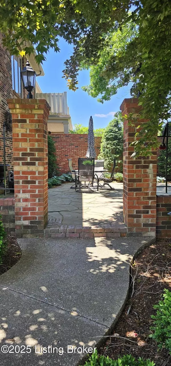 Louisville, KY 40059,6714 John Hancock Pl