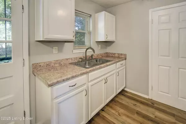 Louisville, KY 40258,5808 Crockett Dr