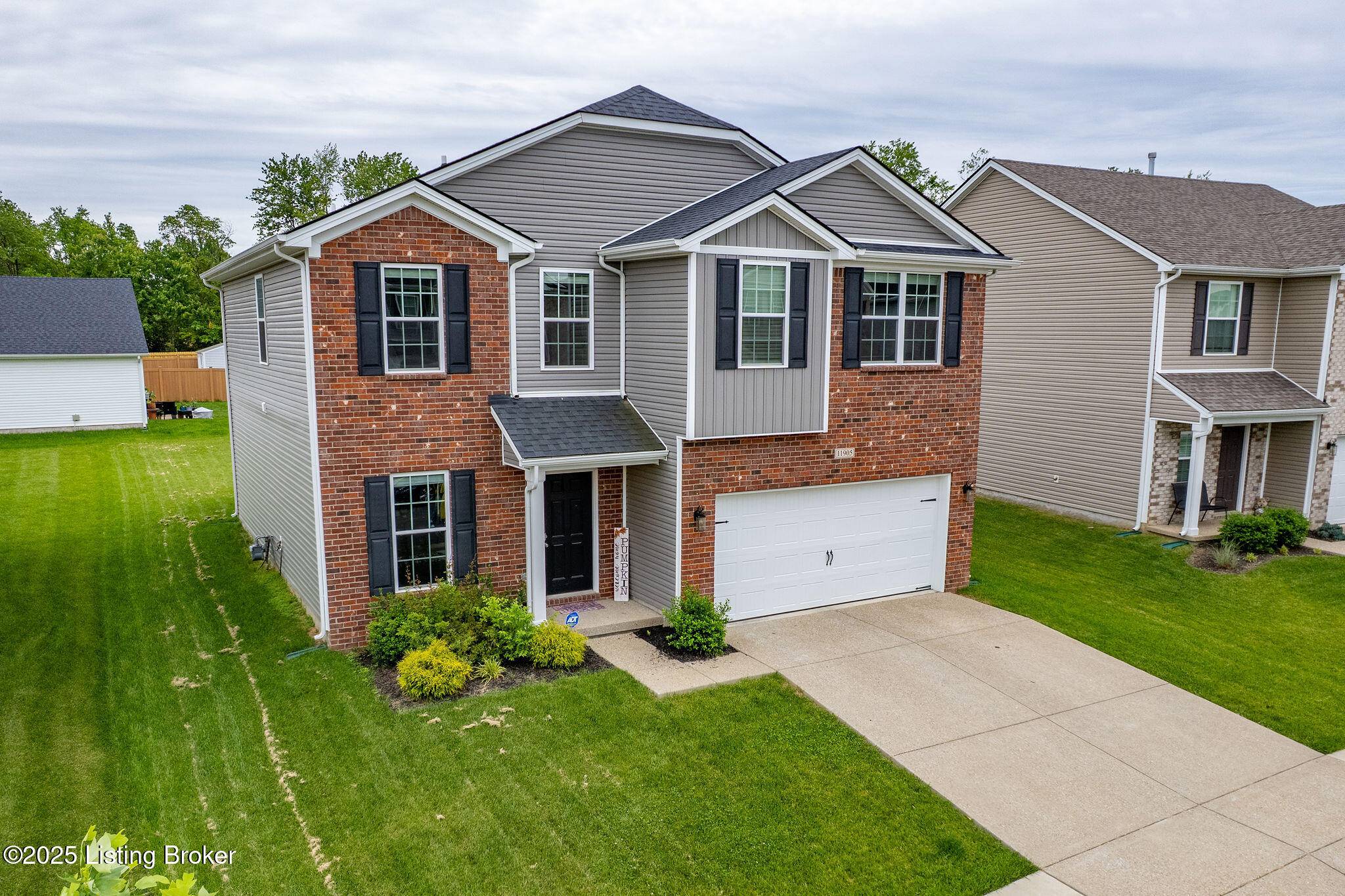 Louisville, KY 40229,11905 Cascade Falls TRL