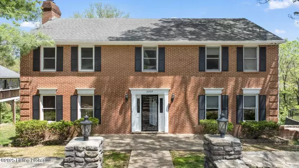 2309 Phoenix Hill Dr, Louisville, KY 40207