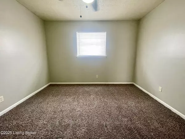 Louisville, KY 40215,1707 Liberty Bell WAY #1
