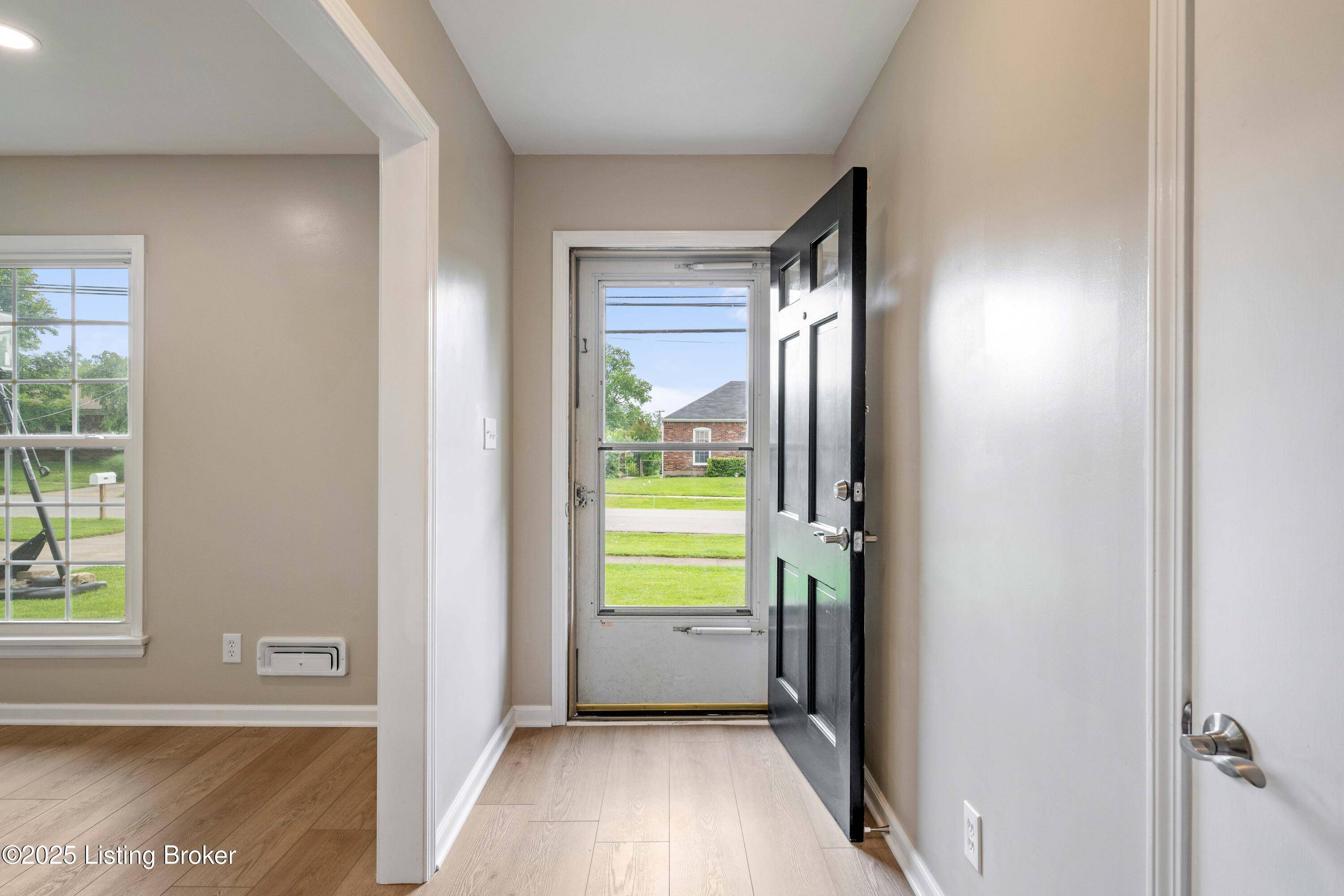 Louisville, KY 40299,9707 Gateway Dr
