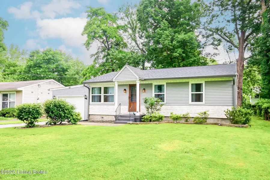 5005 Red Oak Ln, Louisville, KY 40218