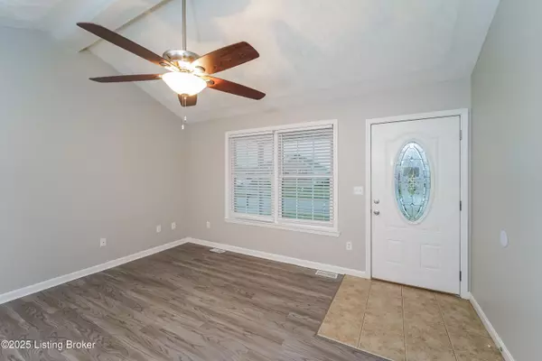 Shepherdsville, KY 40165,585 Tecumseh Dr