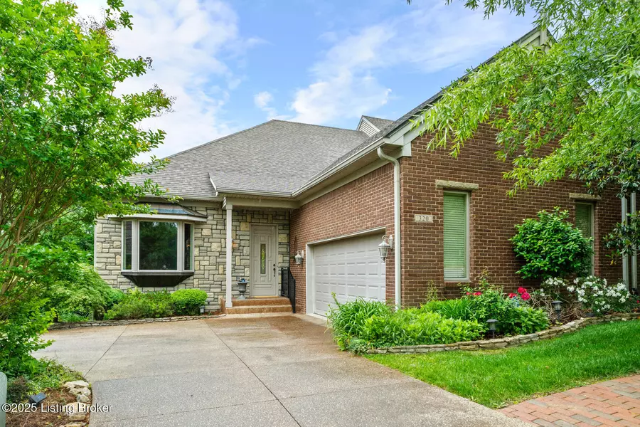 320 Buckland TRCE, Louisville, KY 40245