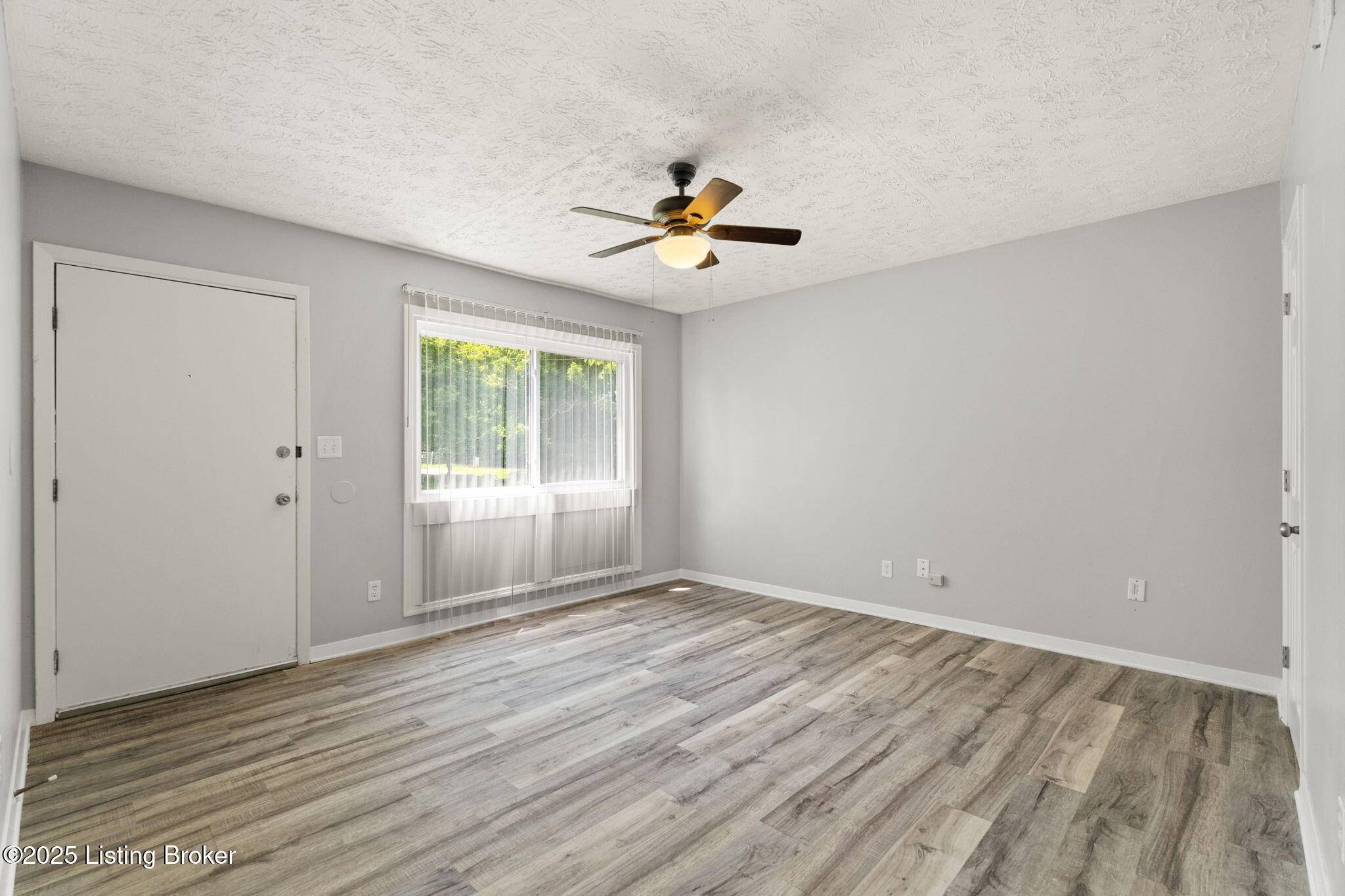 Louisville, KY 40211,1037 Kaiser Ct