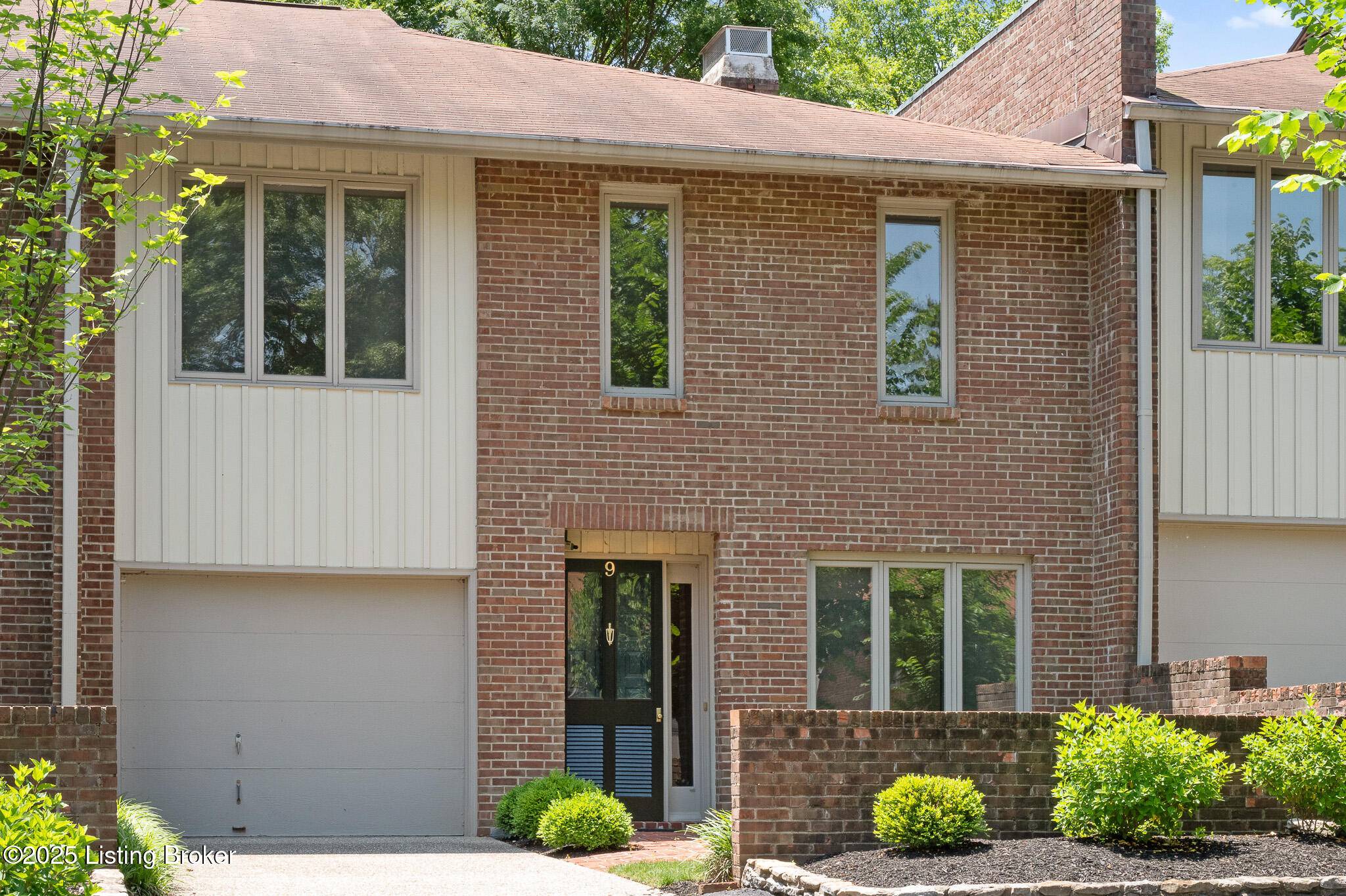 Louisville, KY 40207,4112 Massie Ave #9