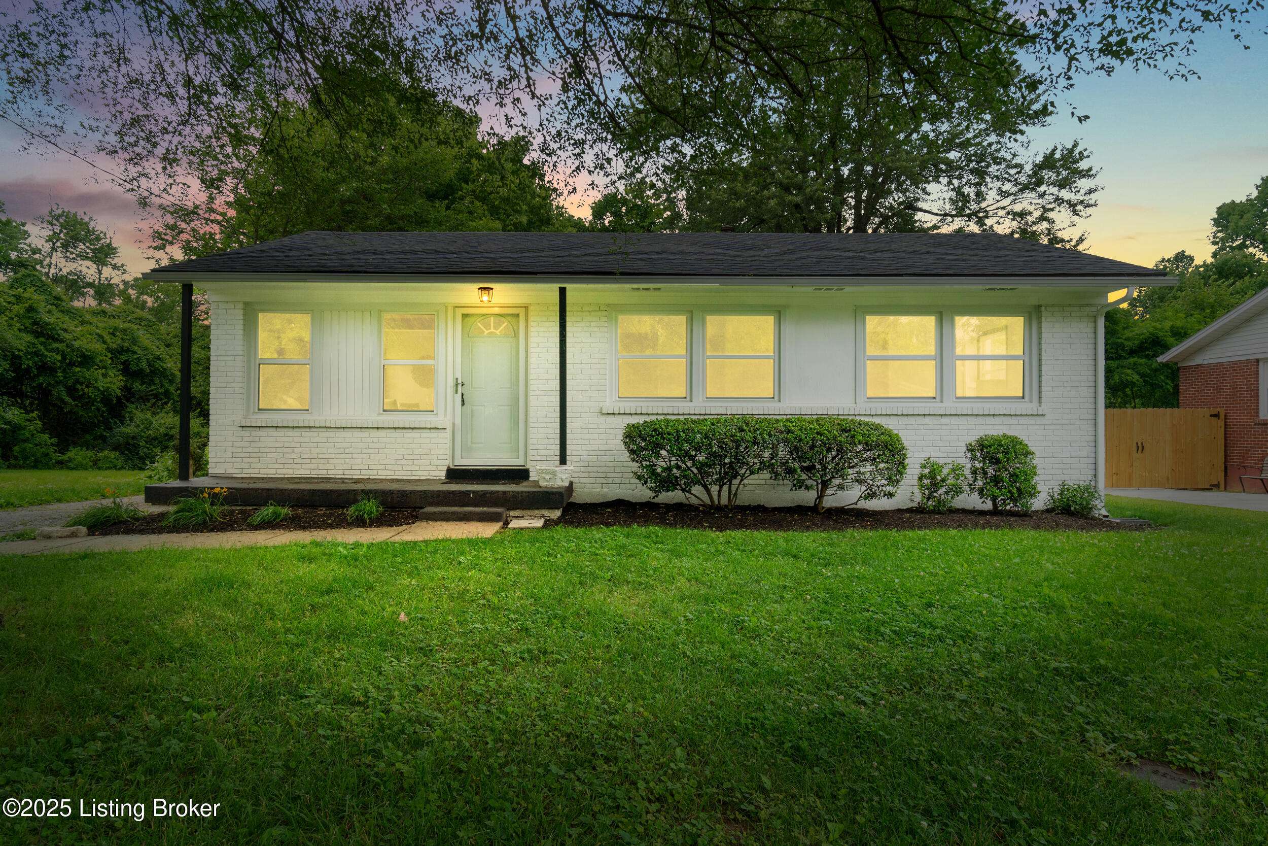Louisville, KY 40211,3721 Penway Ave