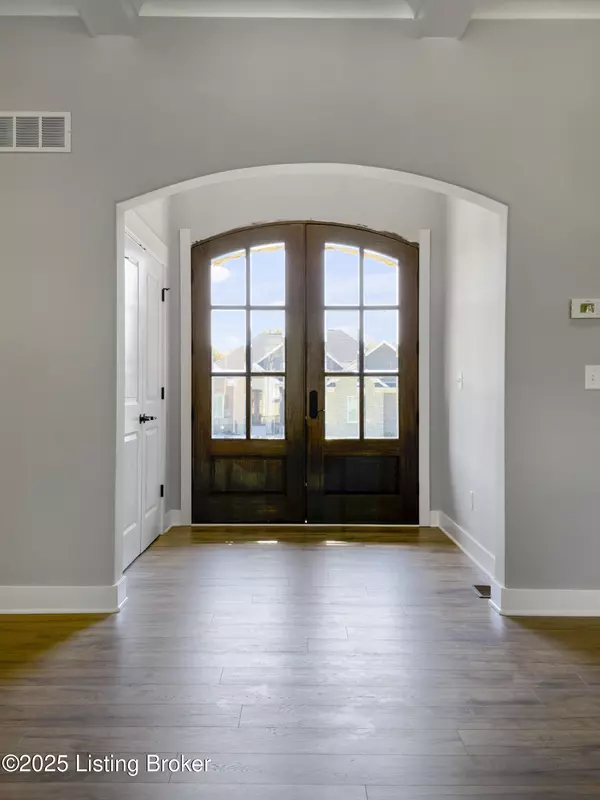 Louisville, KY 40291,8611 Glenhope Dr