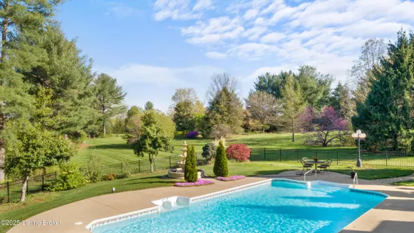 Prospect, KY 40059,8203 Westover Dr