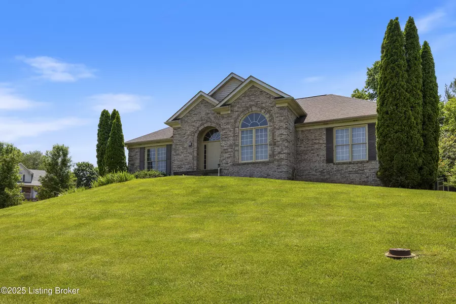 1400 Nightingale Ln, Goshen, KY 40026