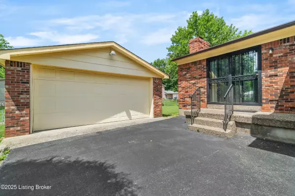 Louisville, KY 40228,7509 Appletree WAY