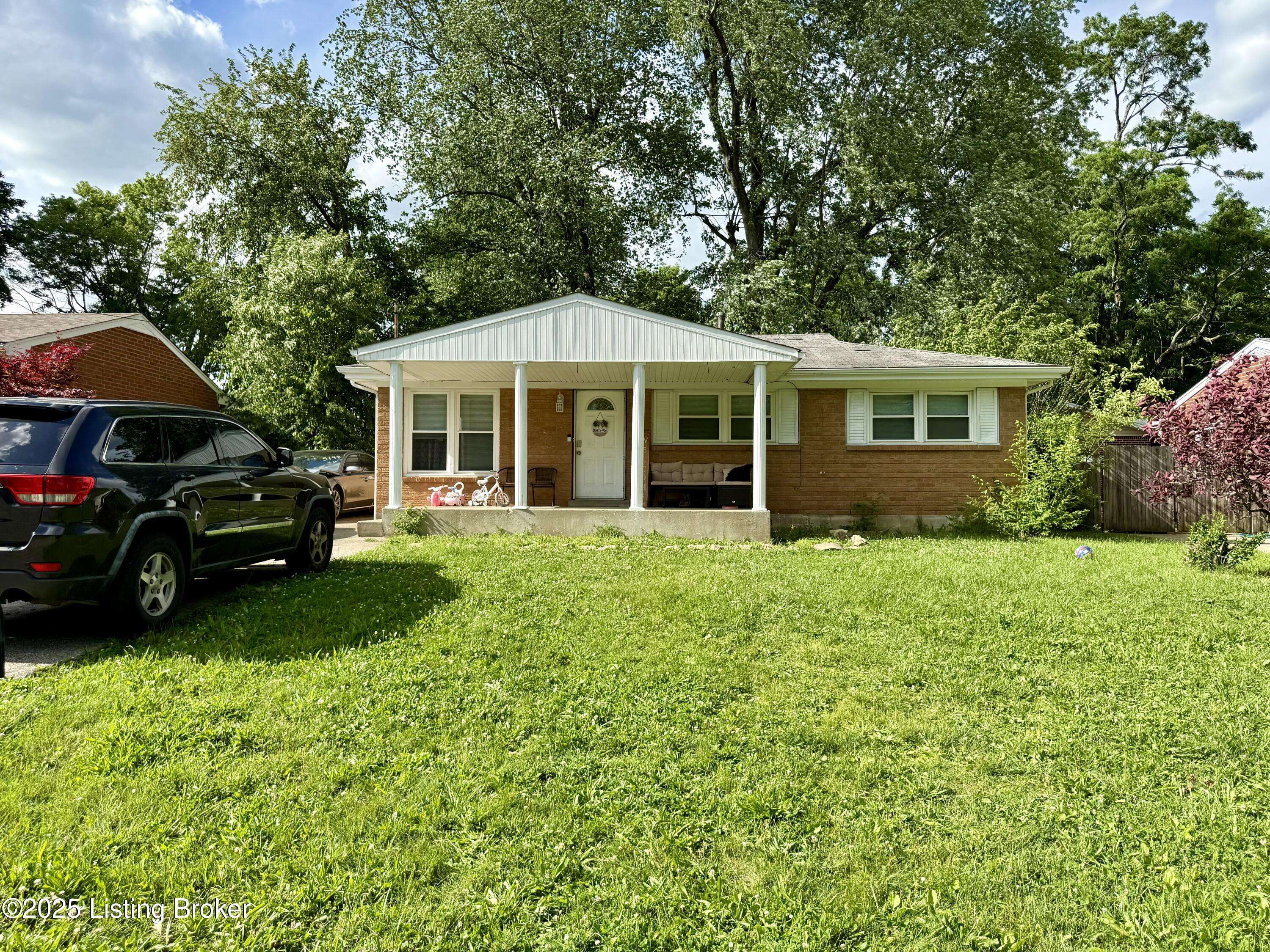 6205 Forsythia Ln, Louisville, KY 40229