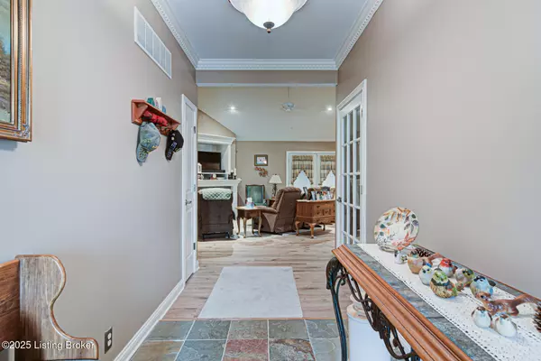 Louisville, KY 40229,821 Shady Brook Ln