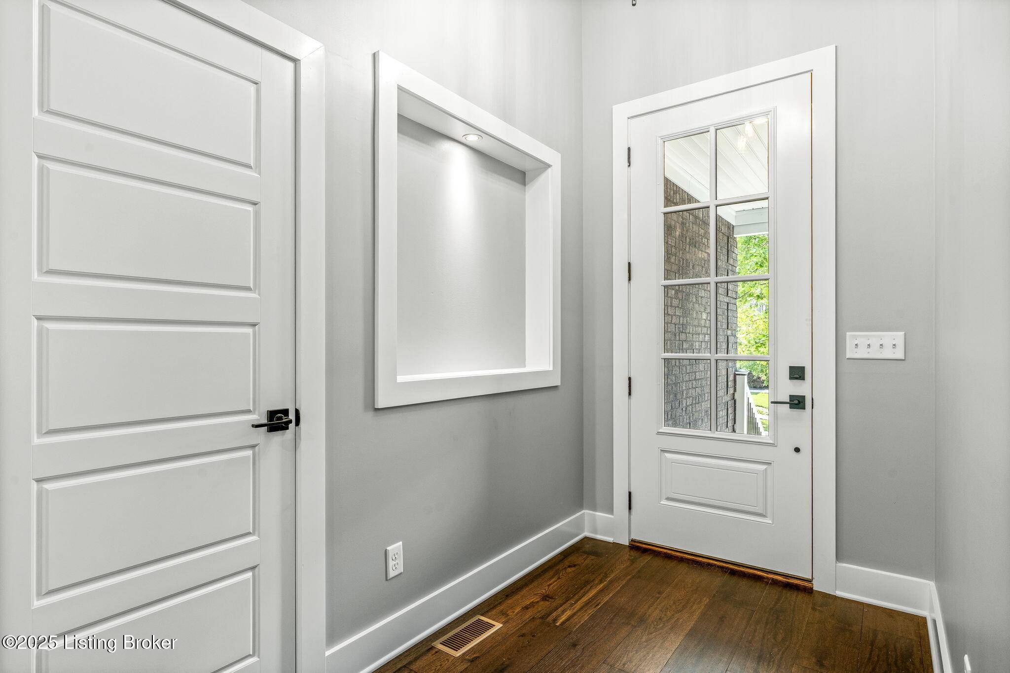 La Grange, KY 40031,912 Artisan Pkwy