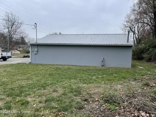 Louisville, KY 40216,4900 Manslick Rd