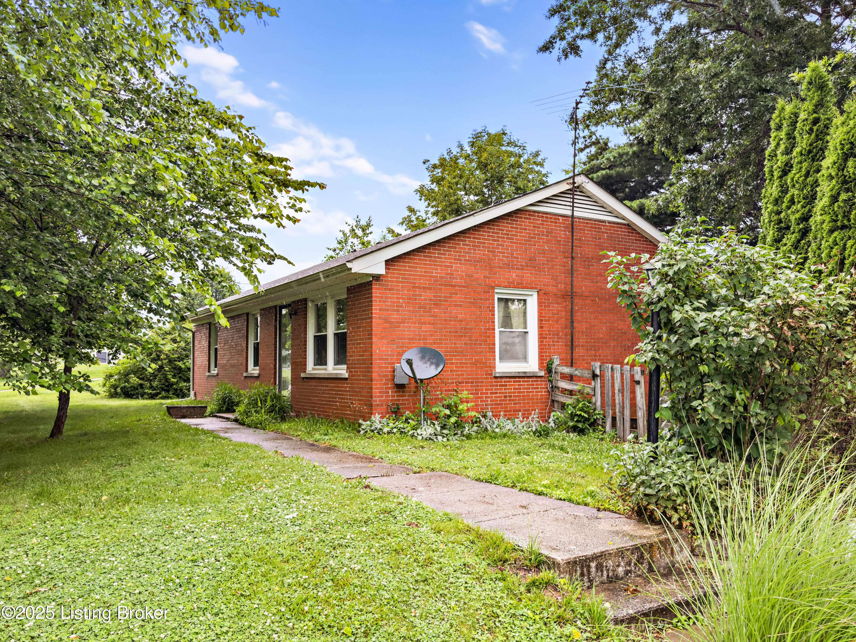 Waddy, KY 40076,8600 Waddy Rd