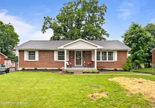 410 Greenview Dr, Lawrenceburg, KY 40342