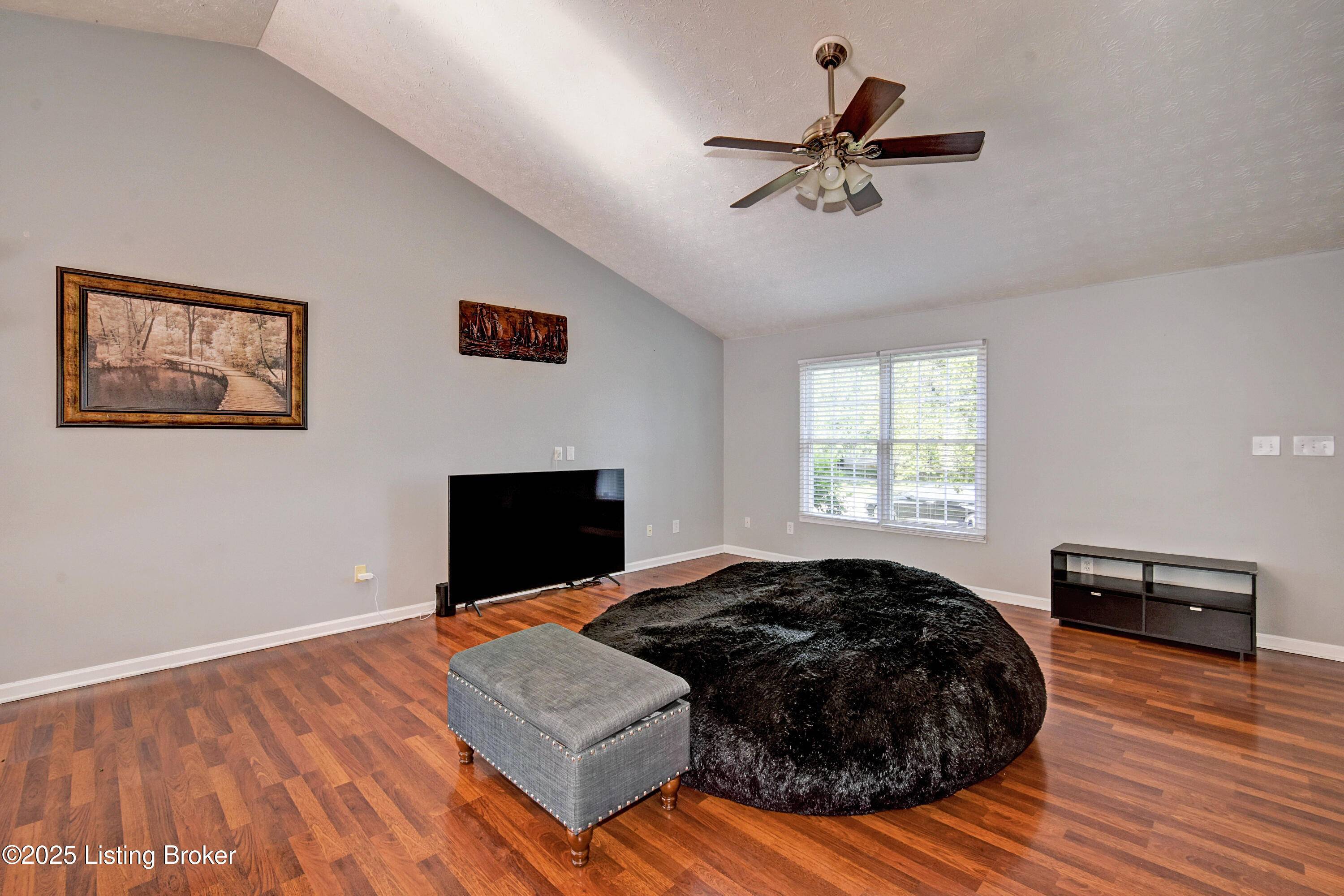 Louisville, KY 40218,4503 Fallen Apple Ln