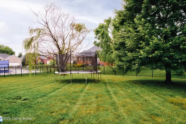 Louisville, KY 40291,7812 Windgate Dr
