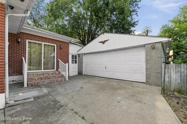 Louisville, KY 40216,2219 Perth Ct