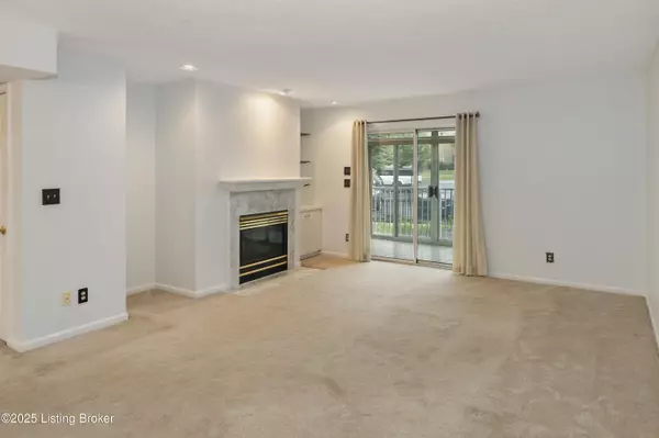 Louisville, KY 40220,8509 Atrium Dr #102