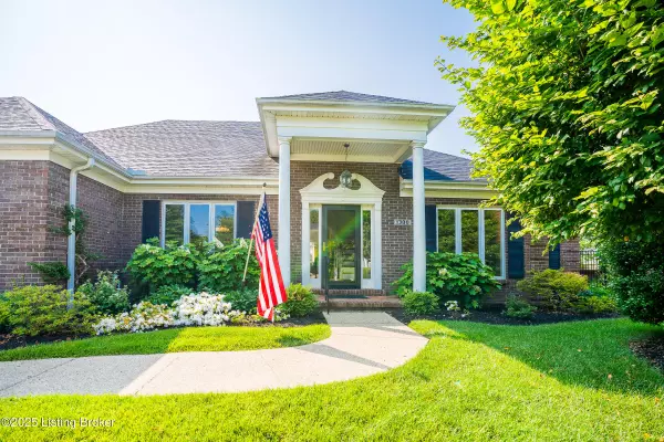 1300 Killiney Pl, Louisville, KY 40207