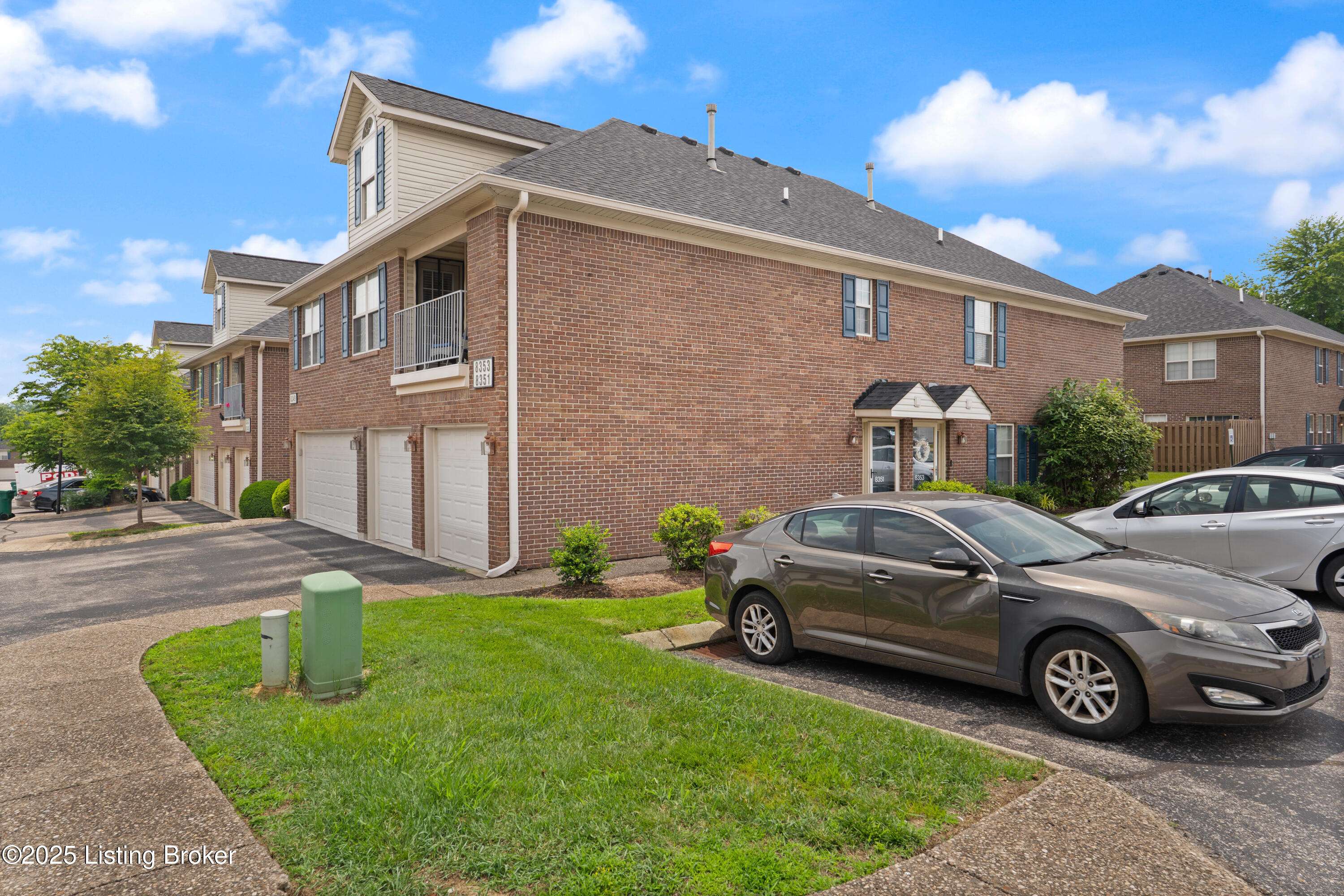 Louisville, KY 40228,8351 Grand Trevi Dr