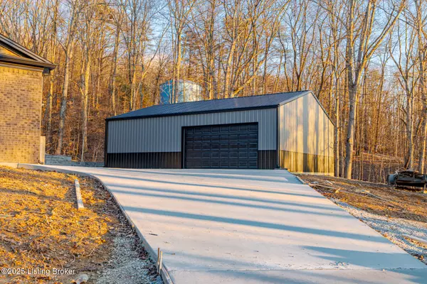 Lebanon Junction, KY 40150,324 E East Oak St