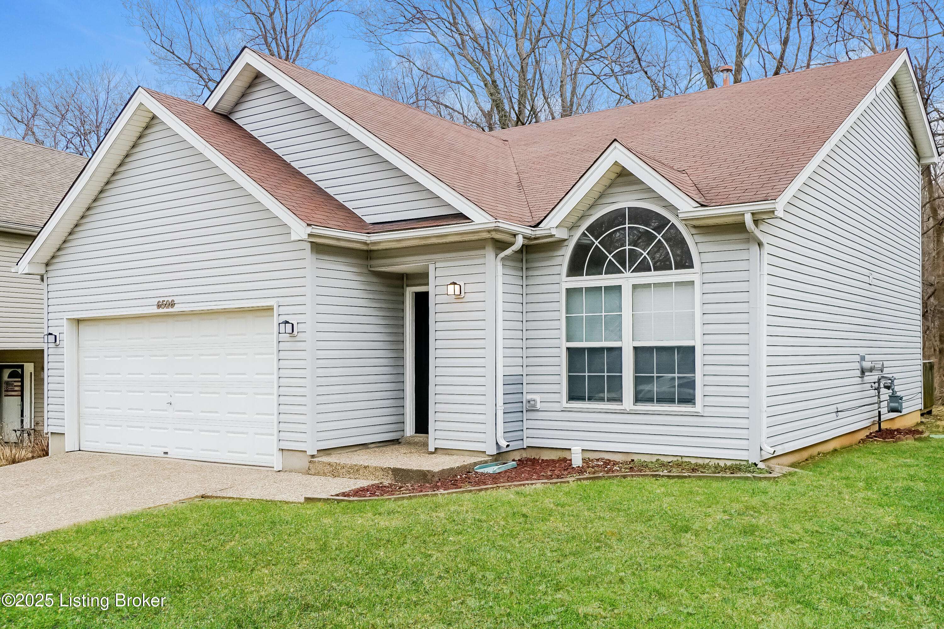 Louisville, KY 40228,6526 Bridleview Cir