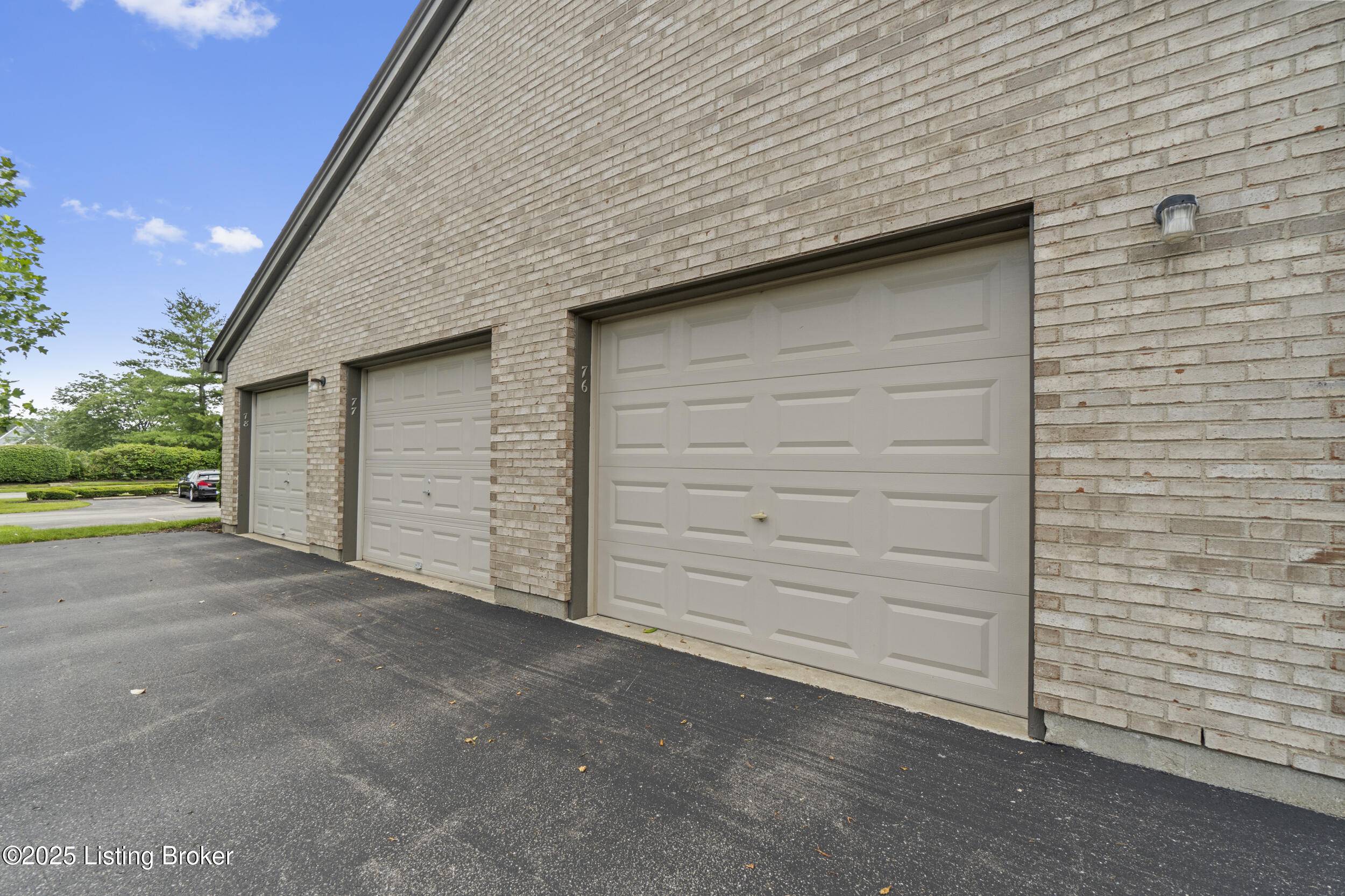 Louisville, KY 40241,10405 Trotters Pointe Dr #APT 102