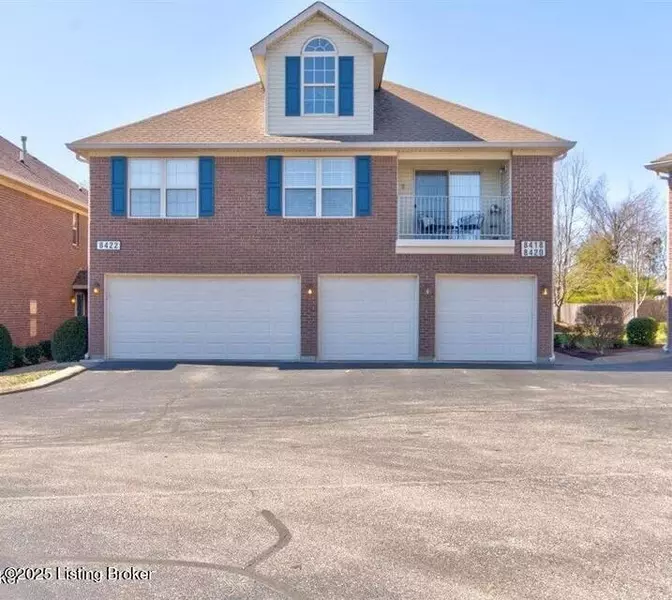8418 Grand Trevi Dr, Louisville, KY 40228