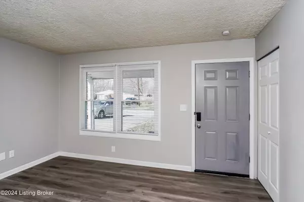 Fairdale, KY 40118,514 Sinclair St