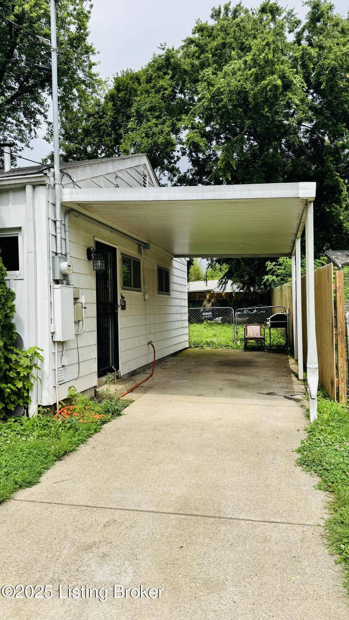 Louisville, KY 40216,2919 Garey Ln