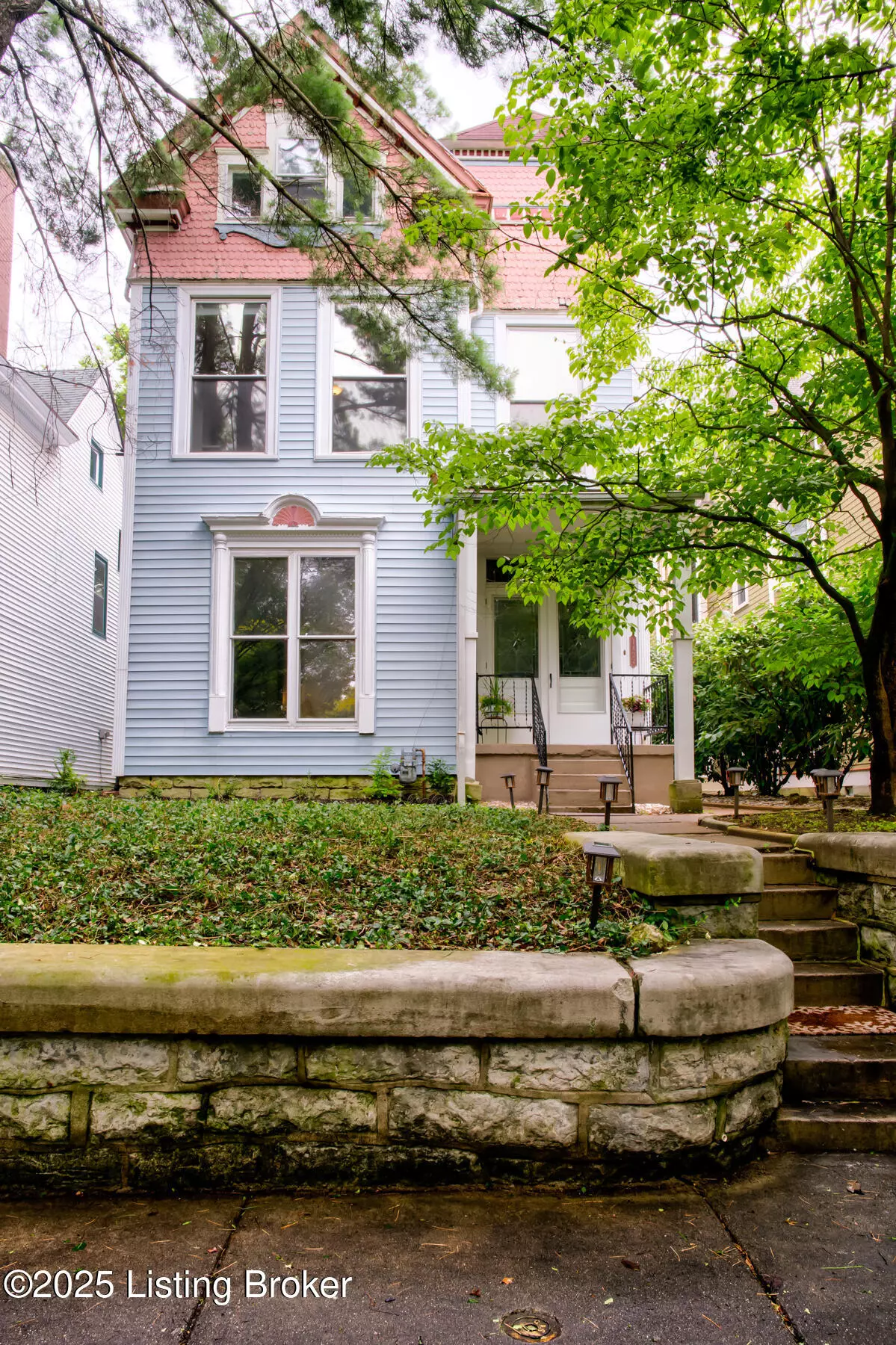 Louisville, KY 40204,1422 Highland Ave