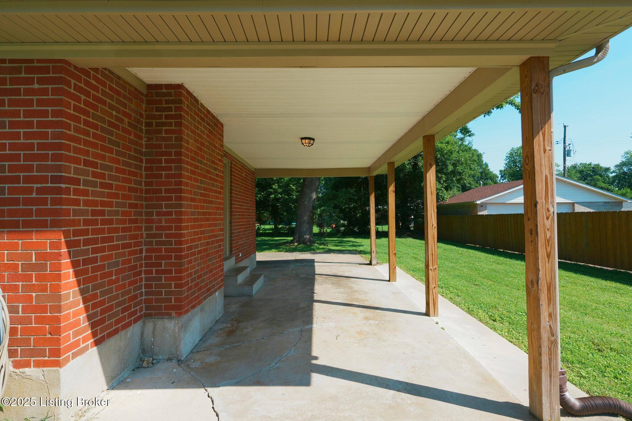 Louisville, KY 40272,10104 Nanka Rd