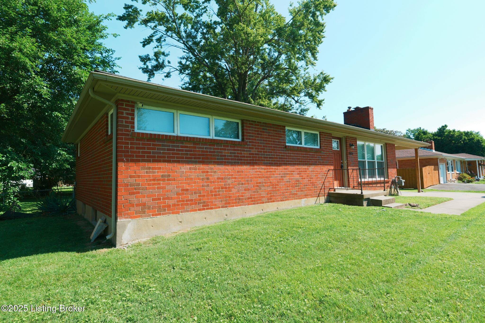 Louisville, KY 40272,10104 Nanka Rd