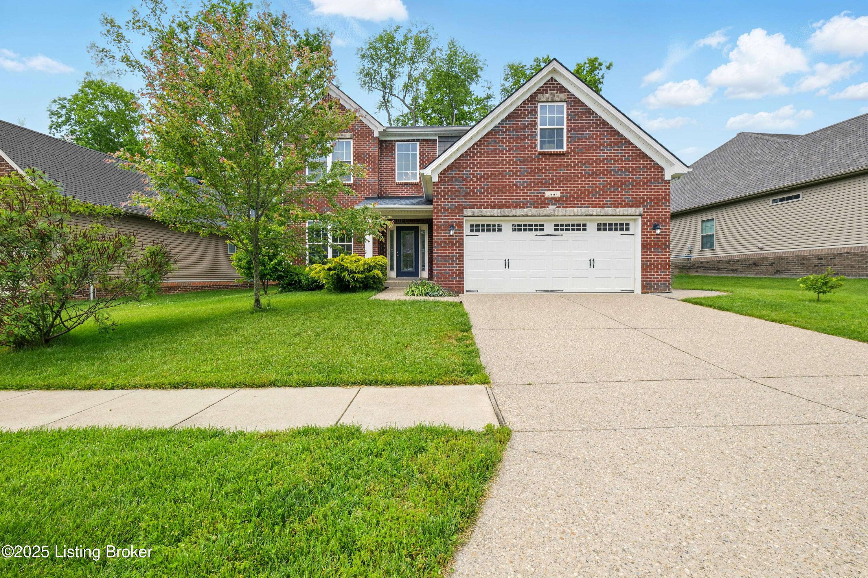 566 Wooded Falls Rd, Louisville, KY 40243