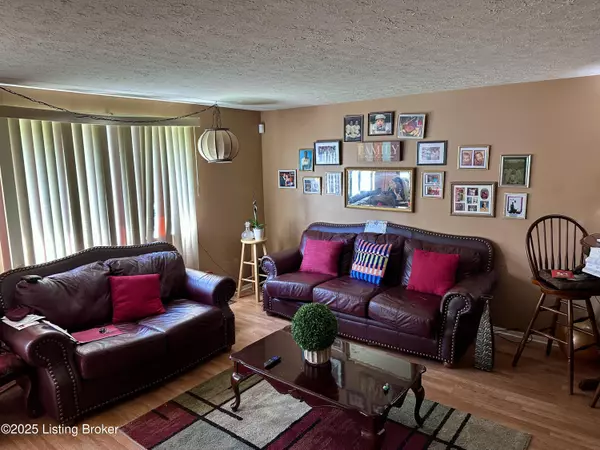 Louisville, KY 40219,8510 Coco Ct