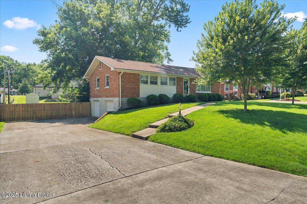 Louisville, KY 40272,9703 Holiday Dr